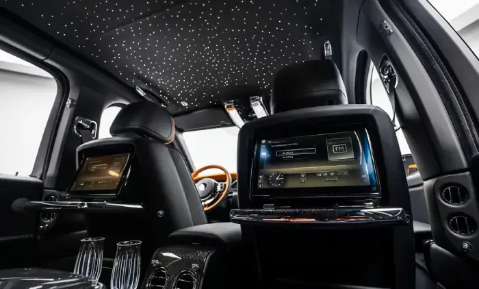 Rolls-Royce Cullinan cabin with starlight headliner