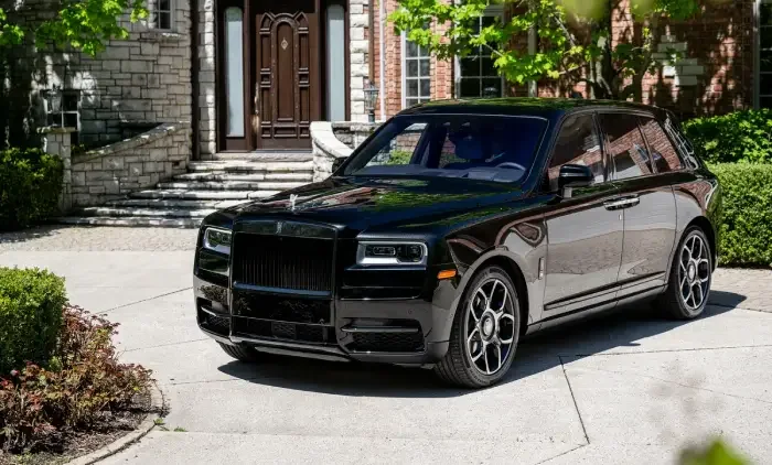 Black Rolls-Royce Cullinan