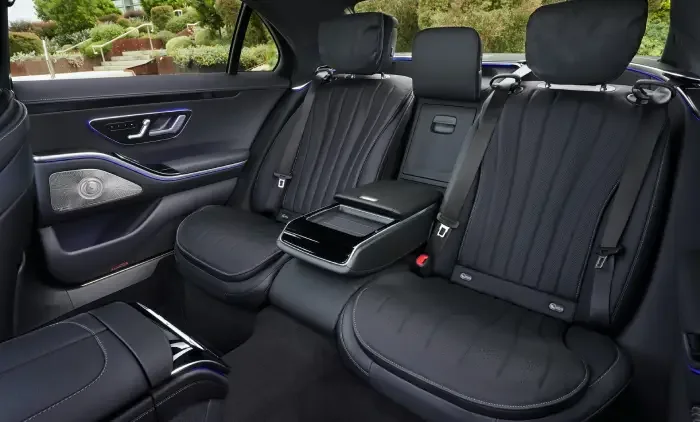 Executive sedan rear cabin